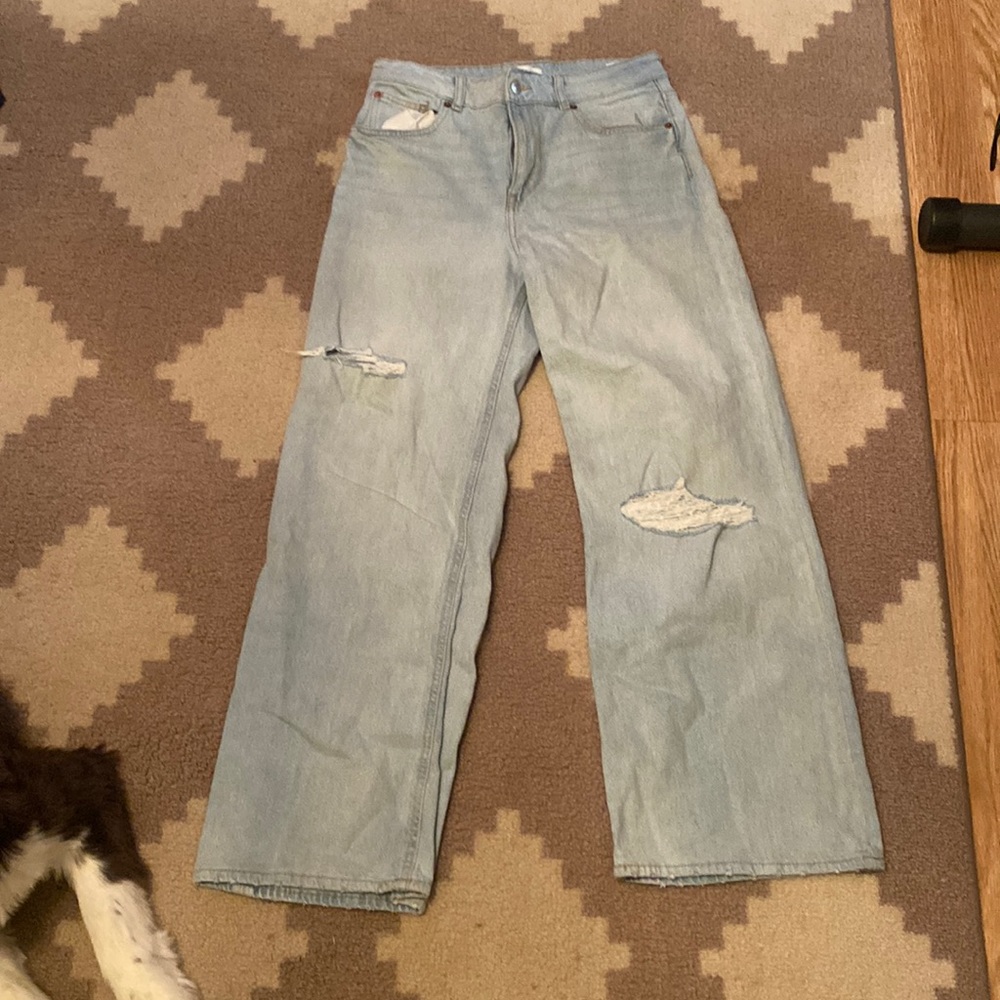 H&M ripped mom jeans light wash